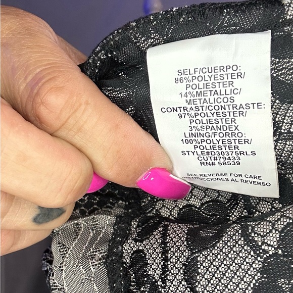 Dresses 2 for $20 or 3 for $30 (Mix & match) - Picture 6 of 7